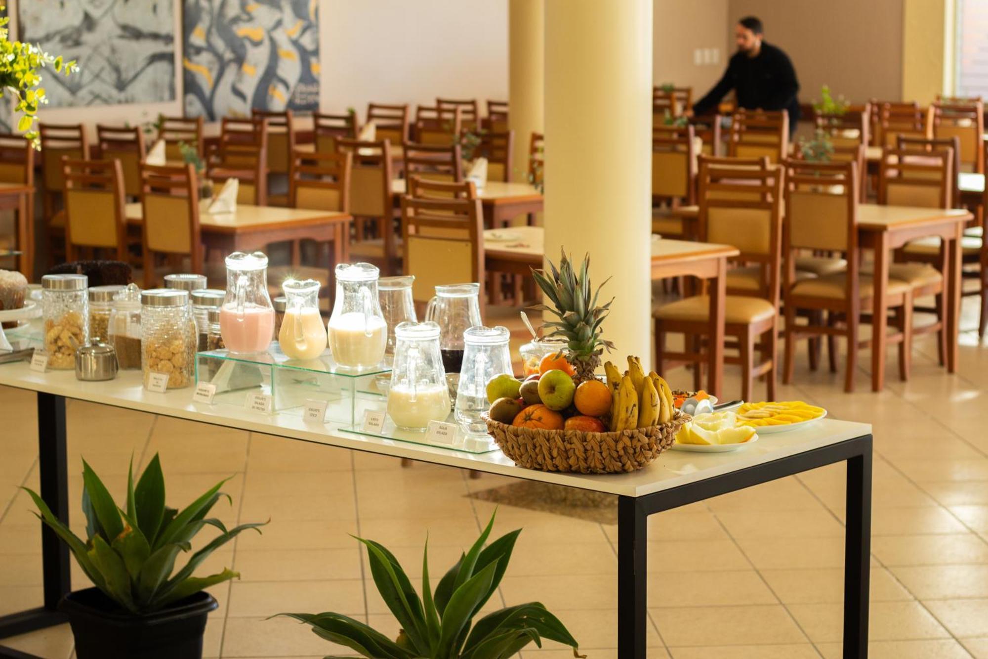 Hotel Cavera Alegrete Eksteriør billede