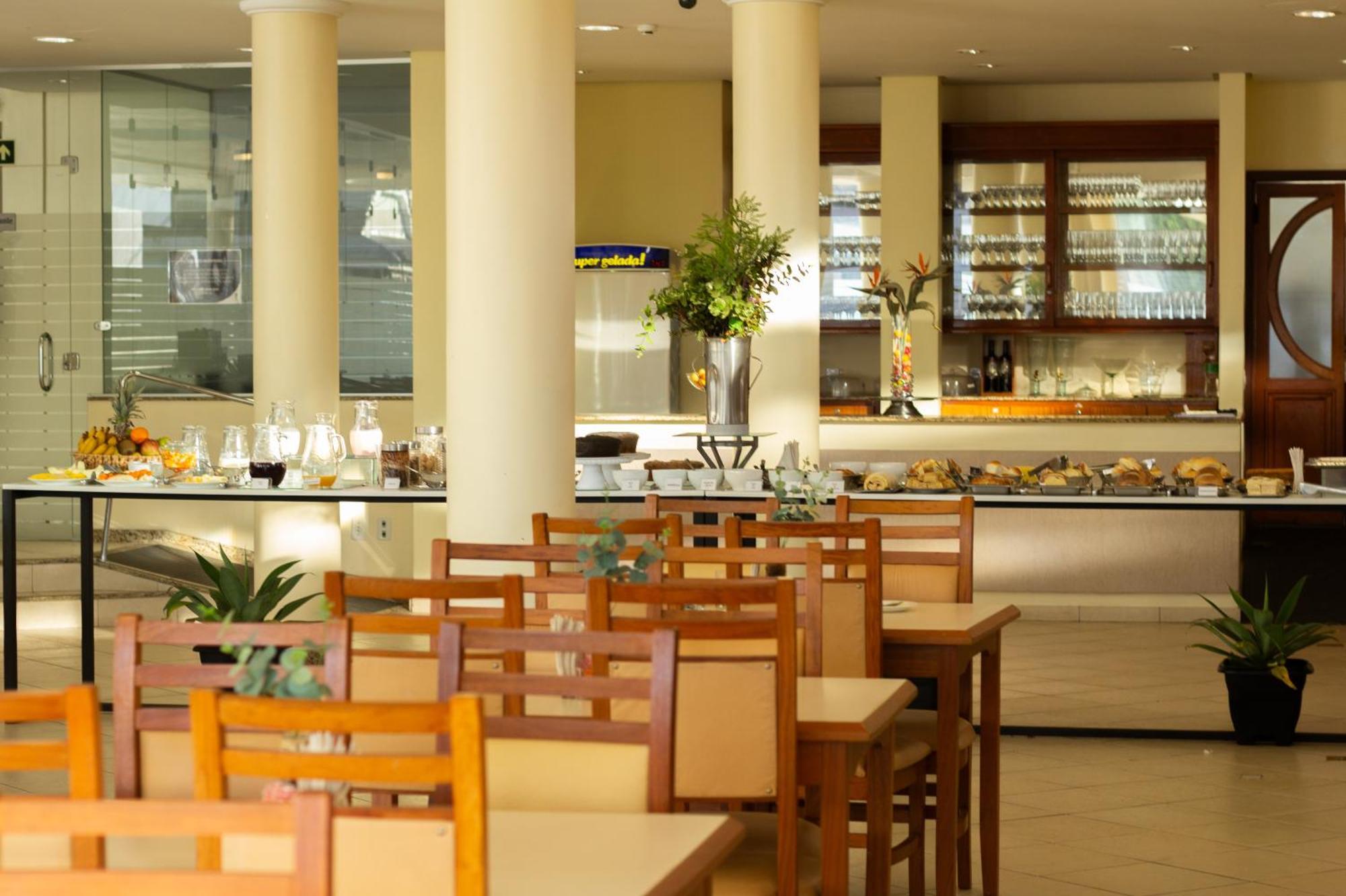 Hotel Cavera Alegrete Eksteriør billede